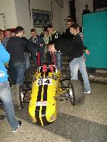 Pojazd wyścigowy zbudowany przez studentów.